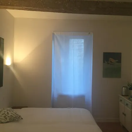 Le Qui Dort Bed & Breakfast Montricoux
