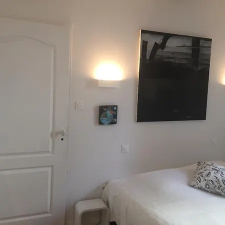 Couette-café Le Qui Dort 3*