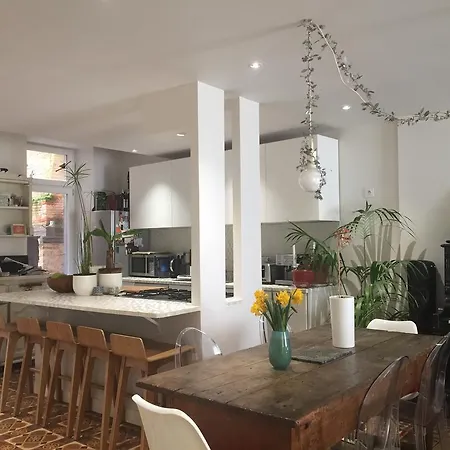 Le Qui Dort Bed & Breakfast Montricoux